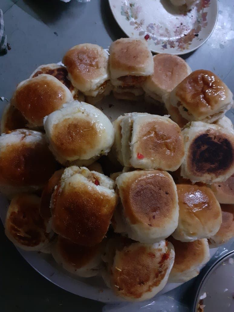 Stuffed party pav
